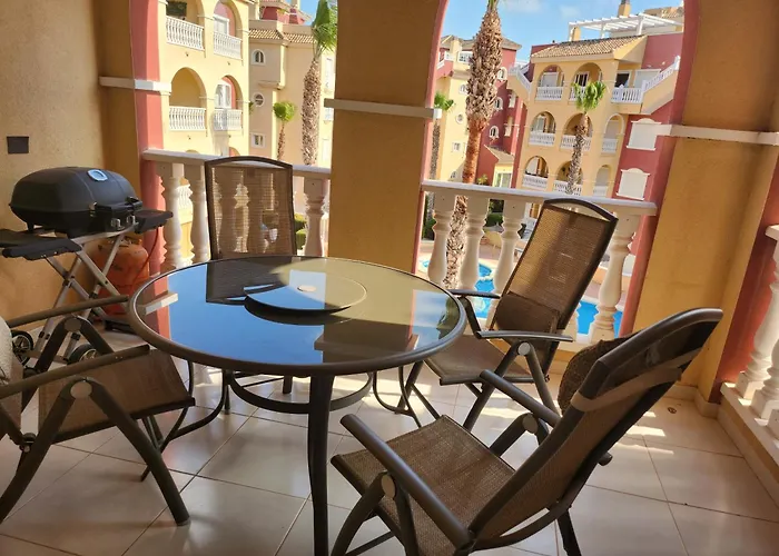 Spacious 3 Bedroom 2 Bathroom Apartment - Puerto Marina Complex