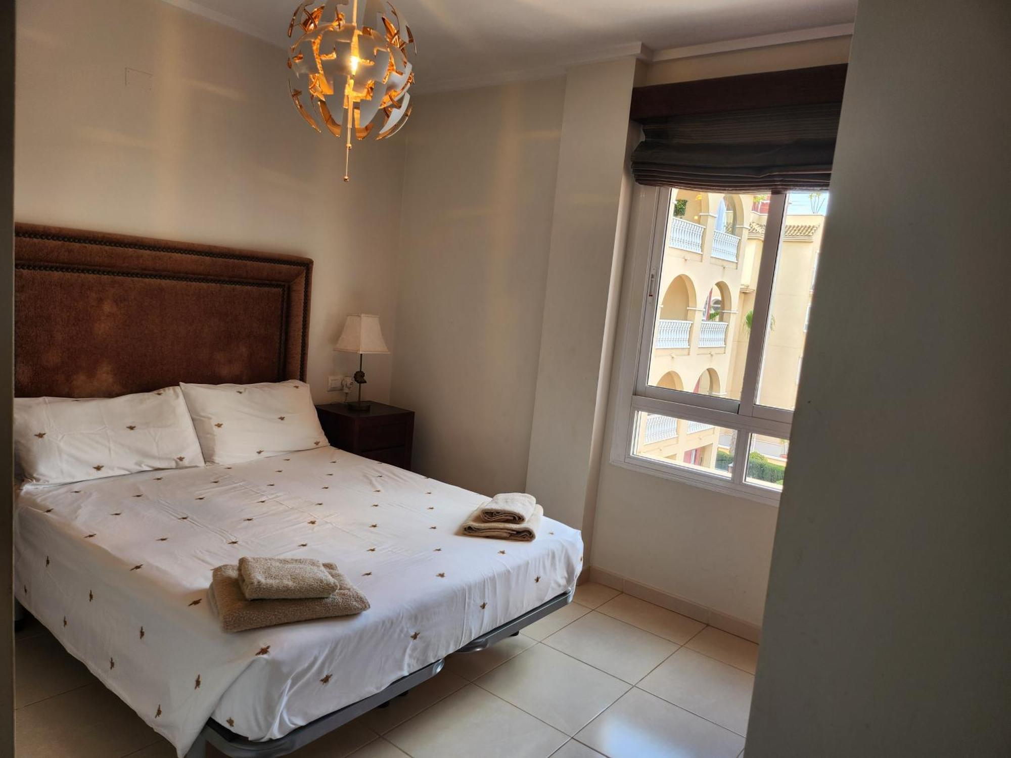 Apartment Spacious 3 Bedroom 2 Bathroom - Puerto Marina Complex