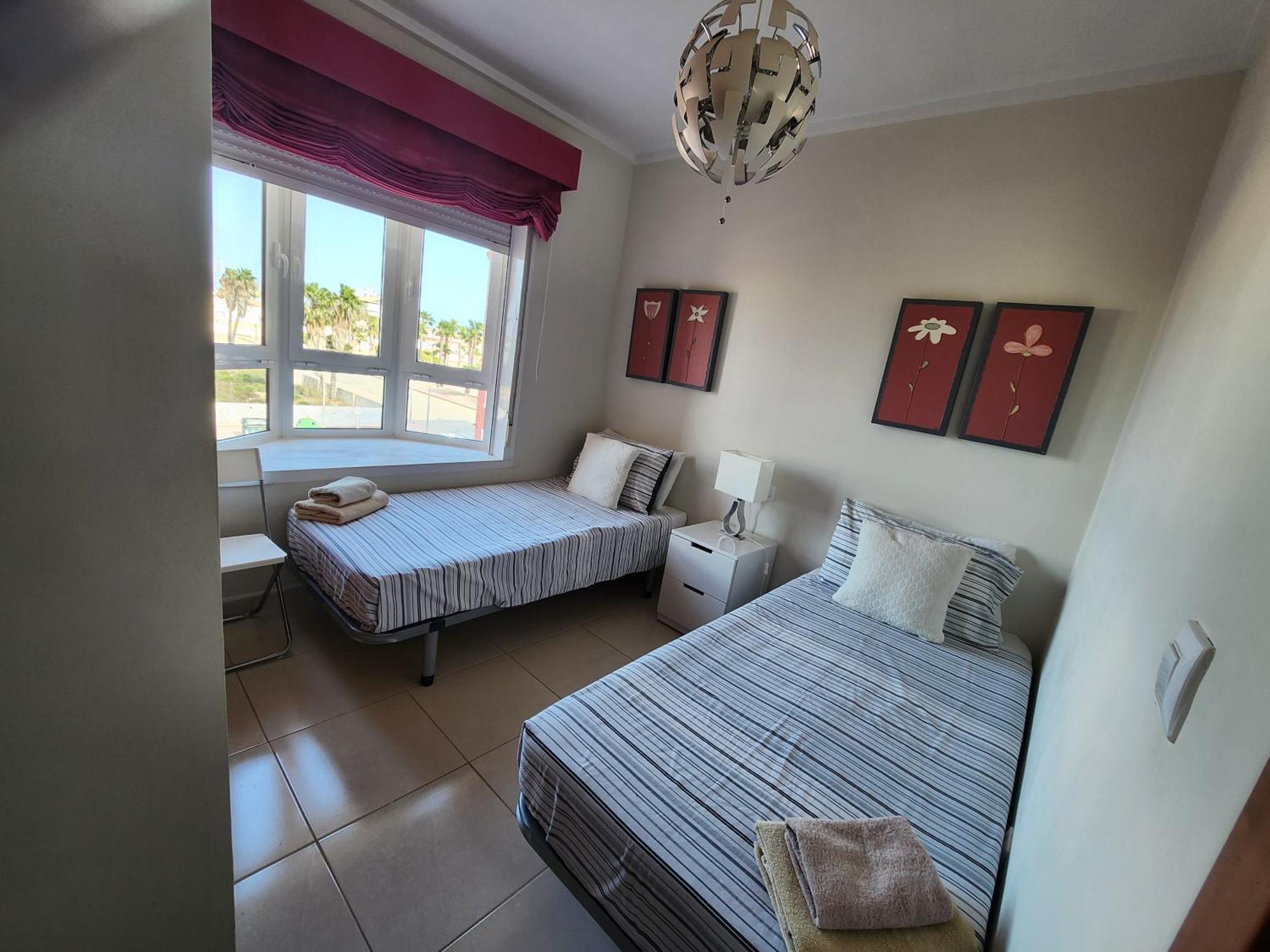 Spacious 3 Bedroom 2 Bathroom - Puerto Marina Complex Los Alcazares
